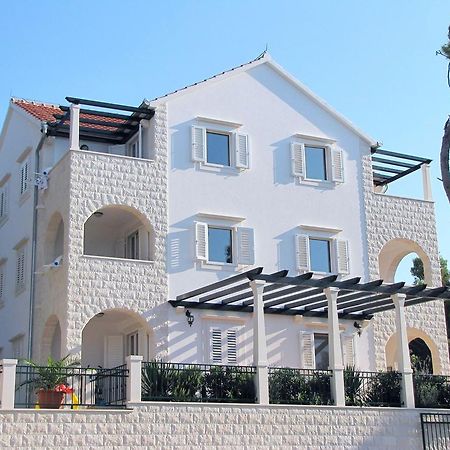 Apartments Villa La Riva - Seafront Accommodation Sutivan ห้อง รูปภาพ