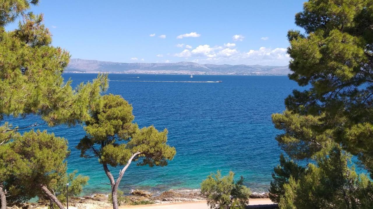 Apartments Villa La Riva - Seafront Accommodation Sutivan ภายนอก รูปภาพ
